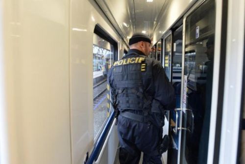 Foto: Česká policie minulý týden zadržela trojnásobek běženců
