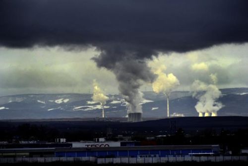 Foto: Česko snižuje emise s předstihem, aktivisté přesto chtějí antifosilní zákon