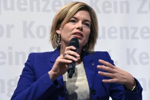 Foto: Členka vedení CDU prý navrhuje omezit migraci skrze centra a denní kvóty