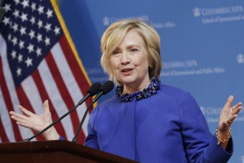 Foto: Clintonové hrozí vyšetřování kvůli aféře kolem e-mailů