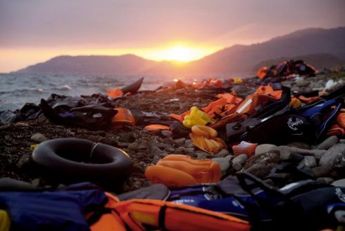 Foto: Další mrtví u ostrova Lesbos. Moře převrhlo běženeckou loď