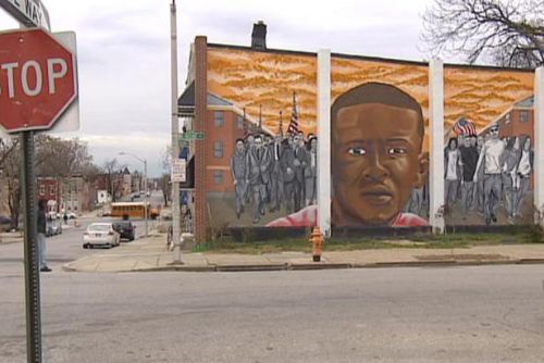Foto: Do Baltimoru se vrací život, zabitého černocha připomínají malby
