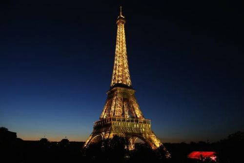 Foto: Eiffelovka má kvůli kapsářské mafii zavřeno