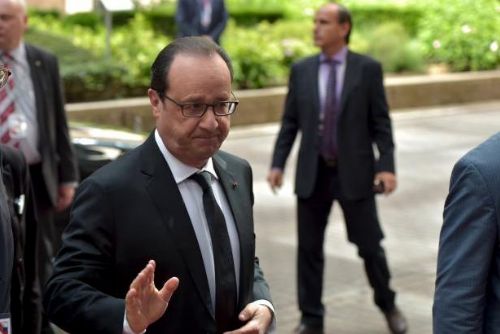 Foto: Hollande po atentátu u Lyonu: Nesmíme podlehnout strachu, musíme jednat