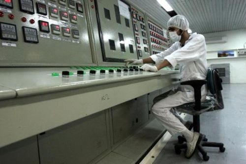 Foto: Írán dokončil převoz většiny zásob obohaceného uranu do Ruska