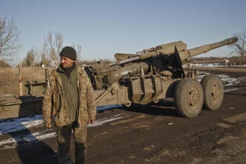 Foto: K Mariupolu míří tanky i bojovníci z Ruska, tvrdí mluvčí ukrajinské armády