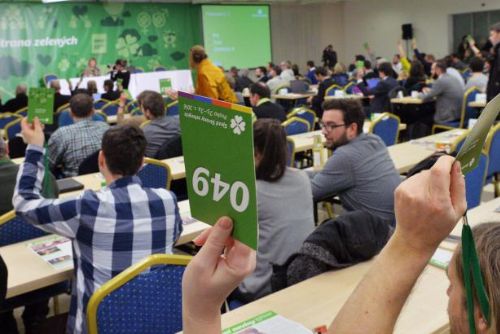 Foto: Kdo vystřídá Drápalovou? Zelení si volí nové vedení