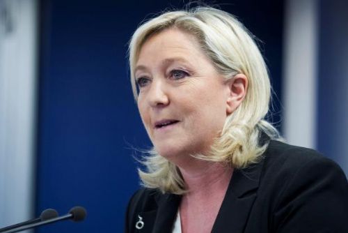 Foto: Le Penovou porazilo v místních volbách Sarkozyho UMP