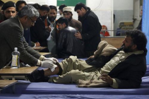 Foto: Na severu Pákistánu se odpálil sebevražedný atentátník, dvě desítky mrtvých