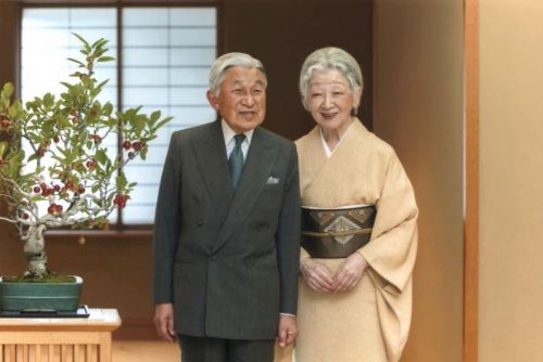 Foto: Nečekané střídání na chryzantémovém trůně: Japonský císař hodlá abdikovat