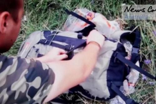 Foto: Nejsou to vojáci, ale civilisté, diví se povstalci po pádu MH17