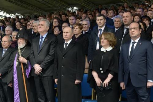 Foto: Nic nebude zapomenuto. Státníci uctili v Arménii památku obětí genocidy