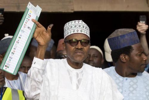 Foto: Nigerijské poprvé: Kandidát opozice porazil stávajícího prezidenta