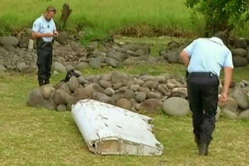Foto: Patří trosky nalezené u Réunionu pohřešovanému letu MH370?
