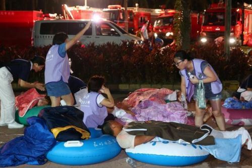 Foto: Po explozi v tchajwanském akvaparku se zranilo přes 500 lidí