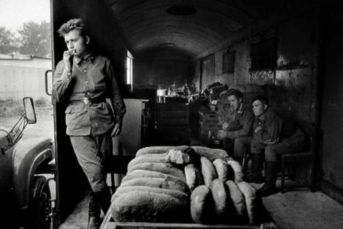 Foto: Po sovětských vojácích zůstala jen hromada smetí
