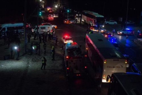 Foto: Po srážce vlaků v Johannesburgu je v nemocnici přes 300 lidí