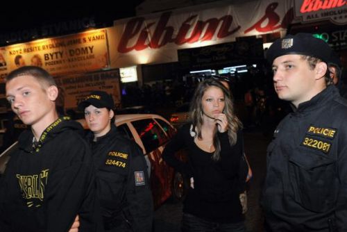 Foto: Policejní akce odhalila přes 650 nezletilých, kteří pili alkohol
