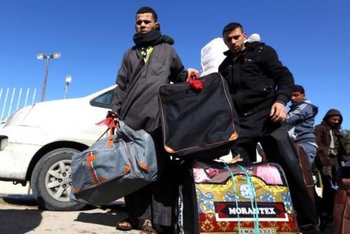 Foto: Před islamisty uprchlo z Libye přes 25 tisíc Egypťanů