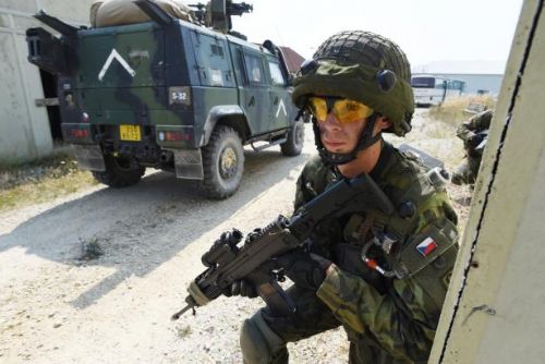Foto: Přeruší armáda zahraniční mise? Zatím ne, cvičení bude jen pro 300 vojáků