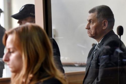 Foto: První soud v Polsku kvůli terorismu: Učitel chemie plánoval útok na parlament, dostal 13 let
