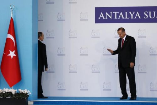 Foto: Putin po měsících hovořil s Erdoganem, chce normalizovat vztahy