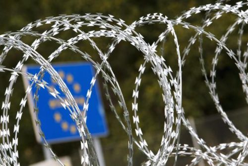 Foto: Rakouský plot vyroste do dvou týdnů, bariéry zvažuje i Slovinsko