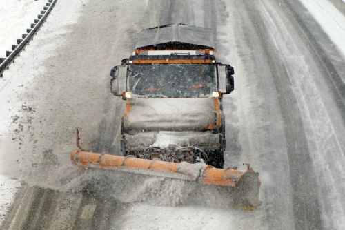 Foto: Ráno poslal sníh navštívenku, odpoledne zasype téměř celé Čechy