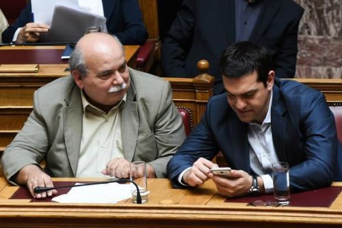 Foto: Řecký ministr vnitra připouští předčasné volby