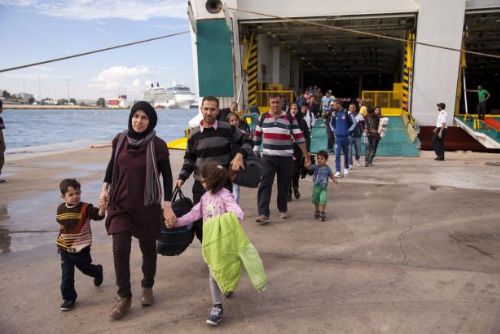 Foto: Rekordně rychlá uprchlická vlna – během hodiny přijelo do Řecka 1200 běženců
