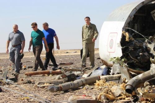 Foto: Ruská FSB vypsala odměnu 50 milionů dolarů – pád letadla na Sinaji prý způsobila bomba