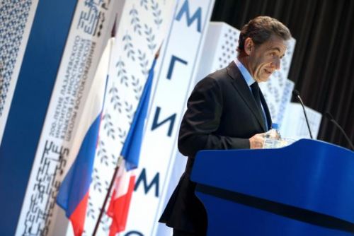 Foto: Sarkozy varoval před studenou válkou. Svět Rusko potřebuje, řekl Putinovi