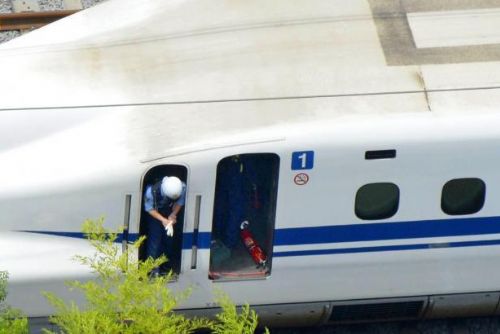 Foto: Sebevražedný vlak: V japonském šinkansenu se upálil cestující