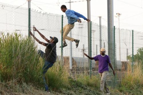Foto: Šéf Frontexu: Běženci, kteří neprošli kontrolou, představují bezpečnostní riziko