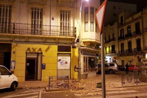 Foto: Silné zemětřesení mezi Španělskem a Marokem: na tři desítky zraněných