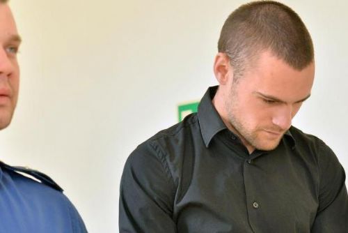 Foto: Soud zmírnil o rok trest řidiči, který na Smíchově zavinil smrt dívky