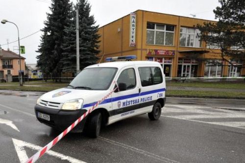Foto: Střelbě v Uherském Brodě nešlo zabránit. Dva důstojníci ale chybovali