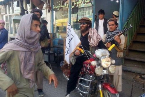 Foto: Taliban povolal posily, v afghánském Kunduzu stále odolává