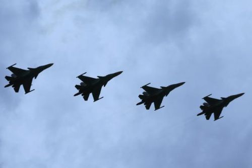 Foto: Už žádný lehký cíl. Ruské bombardéry v Sýrii mají nově rakety pro vzdušný boj