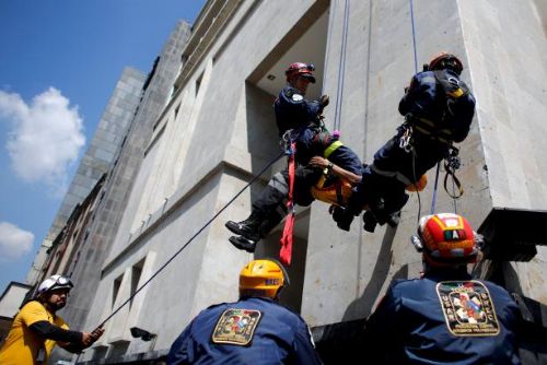 Foto: V Ciudad de Méxiko se nacvičovala reakce na ničivé zemětřesení
