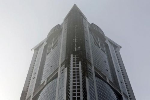 Foto: V Dubaji hořel jeden z nejvyšších mrakodrapů světa