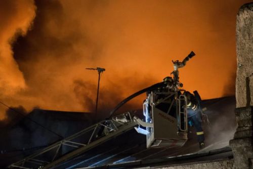 Foto: V Moskvě zemřelo při požáru 12 lidí včetně dětí. Oheň někdo založil úmyslně
