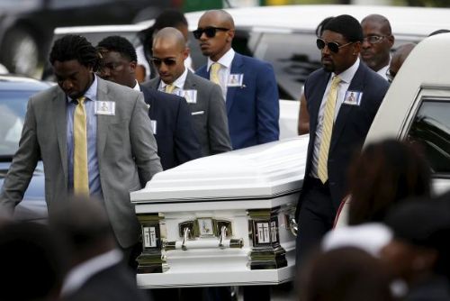 Foto: V USA pohřbili černošku, která zemřela za podivných okolností v policejní cele