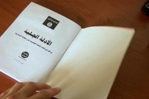 Foto: Vlastní mince i úmrtní listy: Radikálové z IS se dali na úředničinu