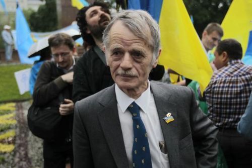 Foto: Vůdce Tatarů: Rusové si udělali z Krymu vojenskou základnu