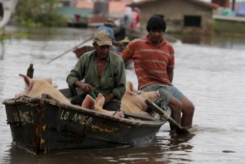 Foto: Záplavy v Jižní Americe vyhnaly z domovů přes 120 tisíc lidí