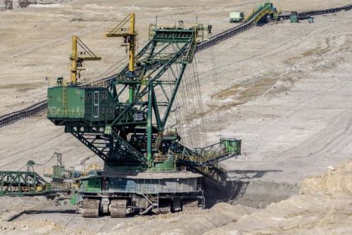 Foto: Zdroje vody pro desítky tisíc lidí jsou v ohrožení, Poláci plánují rozšířit důl u českých hranic
