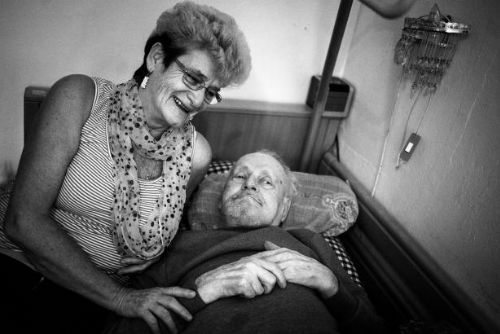 Foto: Ženě pomohl hospic s umírajícím manželem: Chtěla jsem, aby byl doma, až to přijde