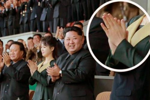 Foto: Zlatý hřeb fotbalu v Pchjongjangu? Kimova manželka na tribuně