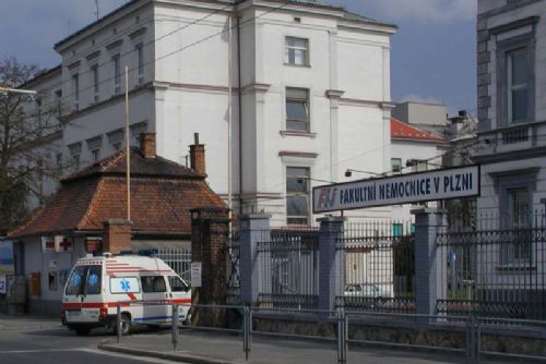 Foto: Fakultní nemocnice v Plzni zavádí v čekárnách lístečky